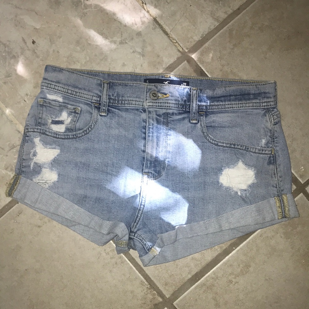 Hollister California low rise size 5 w27 Jean shorts